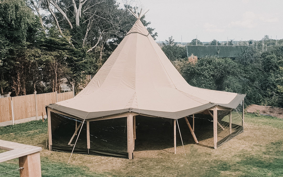Tipi de réception pour vos événements en plein air